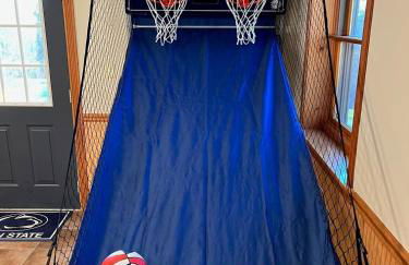 Secluded 4 bedroom with hot tub minutes from campus - Foto 31