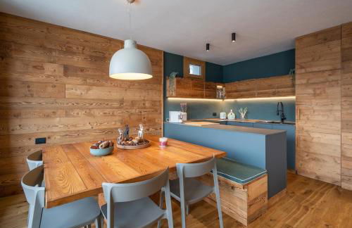 Luxury 9-Bed Apartment Steps from Ski Slopes with Parking & Ski Box - Foto 4