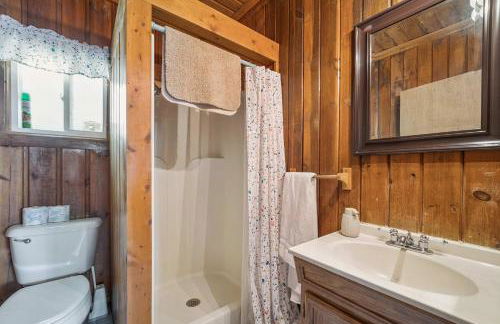 Sunnyside 3BR 1BA Relaxing Lakefront Retreat - Foto 18