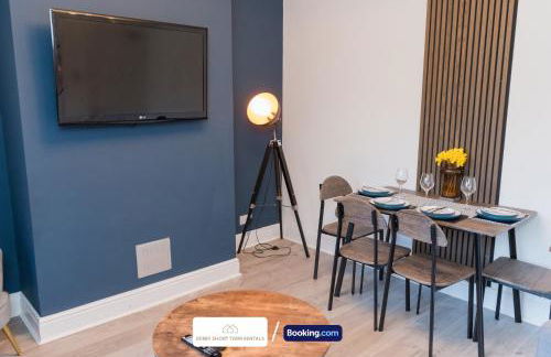 Award-Winning Four Bedrooms House, Parking, WiFi By Derby Short Term Rental Short Lets & Serviced Accommodation Derby - Foto 22