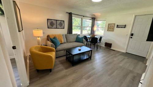 KING bed, Pet Friendly, Modern Retreat in CLE-BW - Foto 3