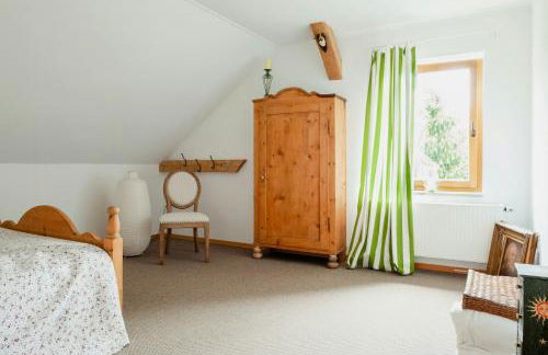 Idyllic Home Between Fields And Elbe Dyke - Photo 19