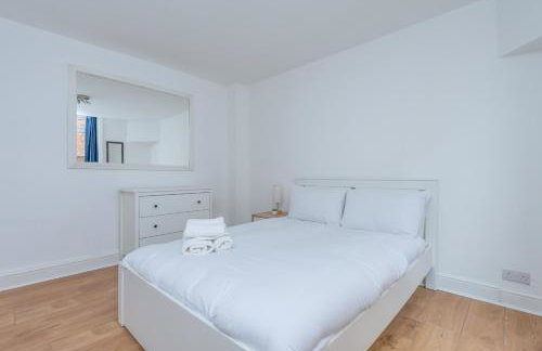 Charming 1BDR Haven with Private Courtyard - Foto 9