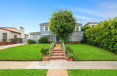 Spacious 5BR LA Villa with Pool Spa & Game Room - Foto 78