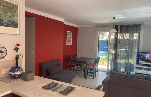 Rez de villa Grand T2 proche plage Marvivo-Sablettes - Foto 6
