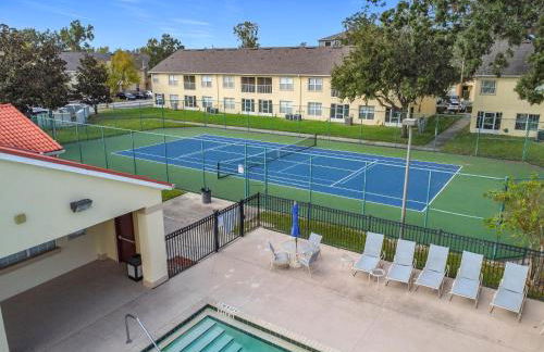 The Galactic Getaway, 3Bed, 2Bath Apartment, Free Parking, Heated Pool - Foto 12