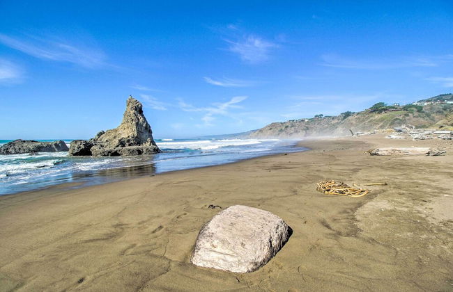 Spectacular Ocean View Retreat w/ Private Beach - Foto 36