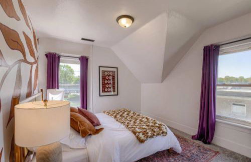 New 5BD Near UNL & DT | Poker Table & Games - Foto 10