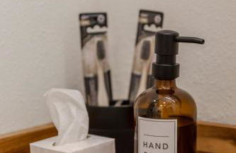 "Glamtainer" One of a kind Romantic Luxe Retreat, 8 Minutes to Emerald Beach, Outdoor Haven - Foto 38