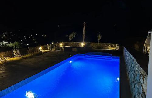 Stelios-Korina Villa with Pool and Stunning View in Syros Posidonia - Photo 3