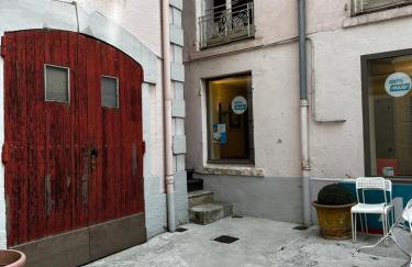 Séjour cosy au cœur de Vienne-tout à 2 min à pied - Photo 2