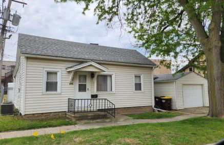 Cozy Harvard home just 1 block from the Metra UP-NW line for easy trips to Chicago or Lake Geneva - Foto 1