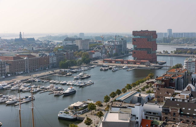 Modern Antwerp Apartment With City Views 2 Bedrooms - Photo 11