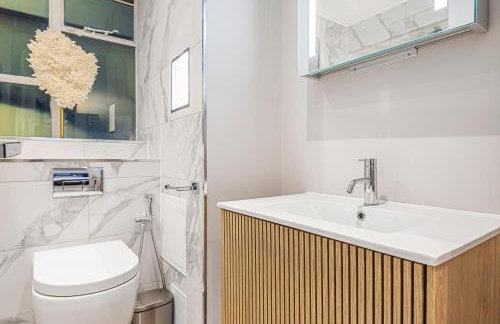 Modern 2Bd AC & Balcony - Foto 17