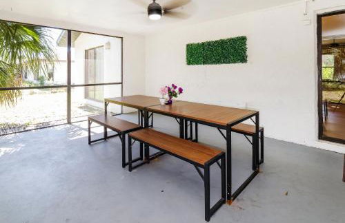 New 6min to 3 Sister Springs, Spacious, Fun with Game Room - Foto 40