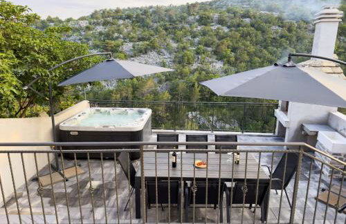 Holiday Home Vrkic with Hot Tub - Photo 51