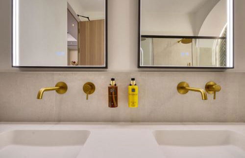 Snob Suite - Photo 36