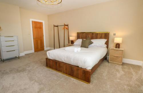 Meadow Manor And Spa - Photo 47