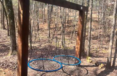 Winter Retreat in the Pines, Cozy Cabin & Fire Pit Nights - Foto 28