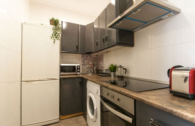 Lovely and Central 4 BR Apartment - Photo 26