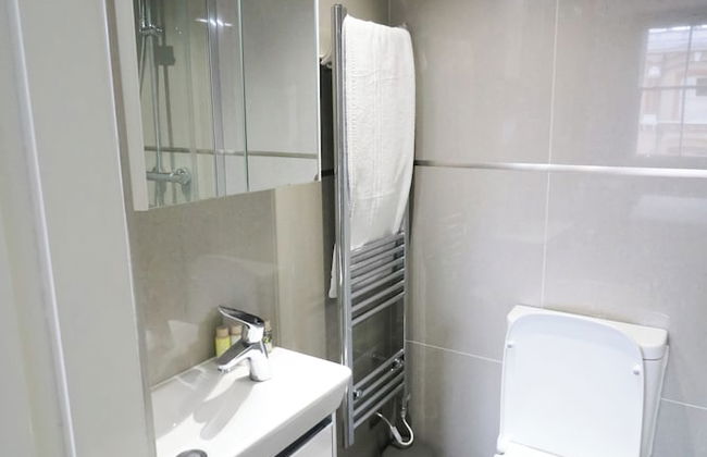 High Street Kensington by Viridian Apartments - Photo 31