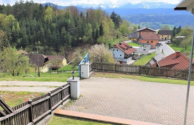 Apartment by Worthersee With Pool - Photo 23