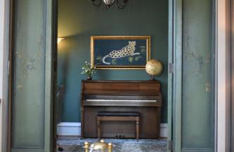 Historic Manor Overlooking Park - Foto 22