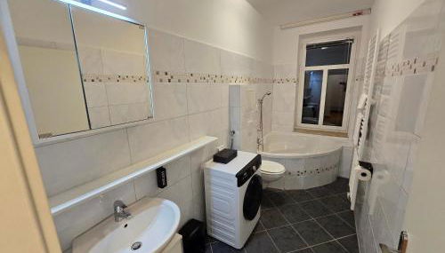 Boardinghouse mit 10 großen Apartments mit Parkplatz und Balkon - Photo 5, towels, Shower