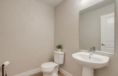 Rooftop Deck and Hot Tub Walkable Denver Townhome - Foto 22