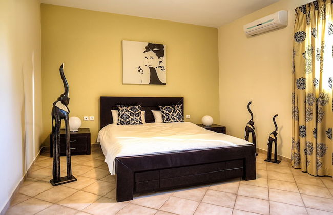 Spacious Villa with Private Pool & Outside Bar near Sea in Sisi - Foto 5