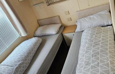 Honey Cottage Caravan Park - Foto 50