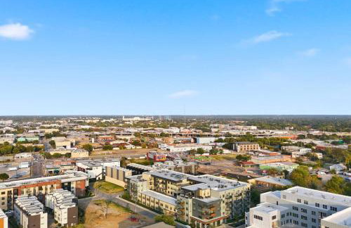 Cityscape Star Retreat near Deep Ellum and Dwntown - Photo 34