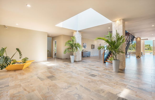 Spacious Villa w Pool Garden Views - Photo 3