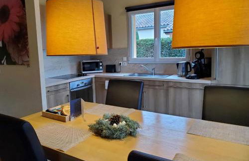 Villa in Les Forges with Golf & Pool Access - Foto 20