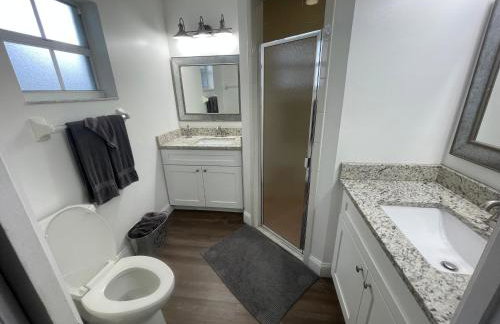 Beautiful Home across the street from Lake June! - Foto 27