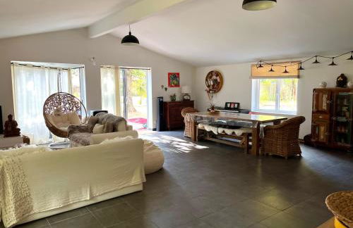 House de la Canopée, Swimming pool, Lake, Forest, large garden and WIFI - Foto 4