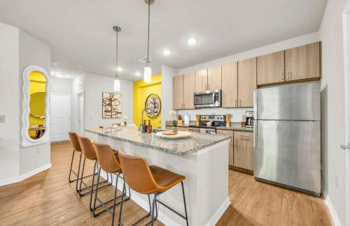 3BR Family Suite with Games & Pool - Foto 9