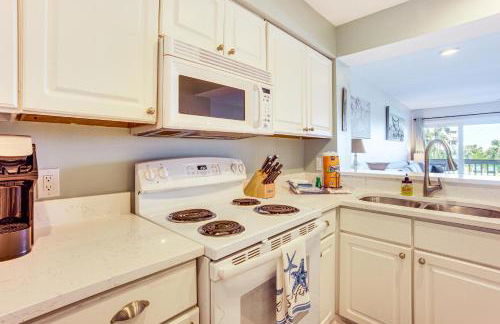 Poolside Fun and Ocean Strolls Harbor Island Haven! - Foto 12