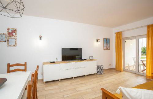 Renovated Algarve Apartments with Pool - Foto 17