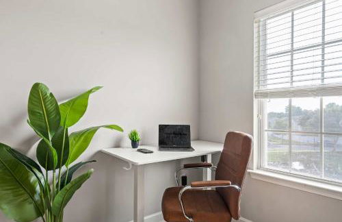 3BR Townhouse King Bed Garage Pineville - Foto 35