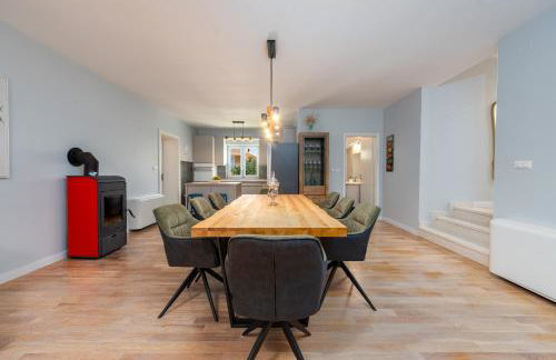 Villa Field Hill with Swimming Pool and Tennis Court - Foto 24