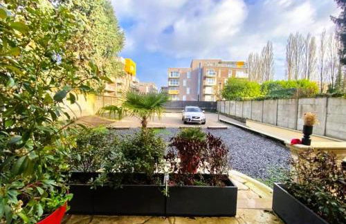 White House - THE SUNNY avec TERRASSE et PARKING privé - 20 min CENTRE - Foto 11