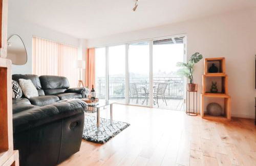 Bay View Apartment, by Solace Stays - Photo 30