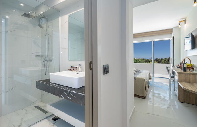 Castellum Suites - Photo 21