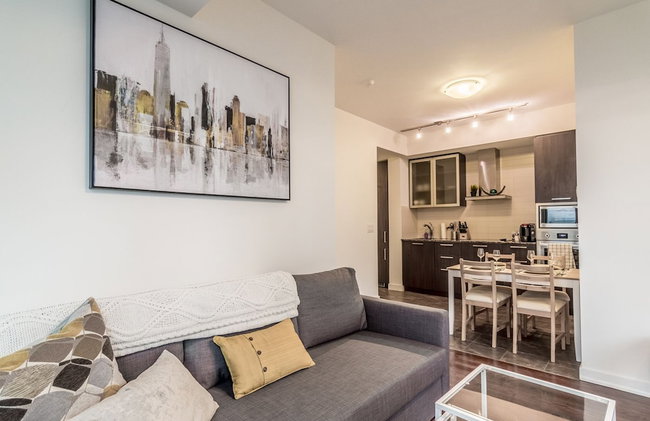 AOC Suites 2 Bedroom Condo, City CN Tower View - Foto 18