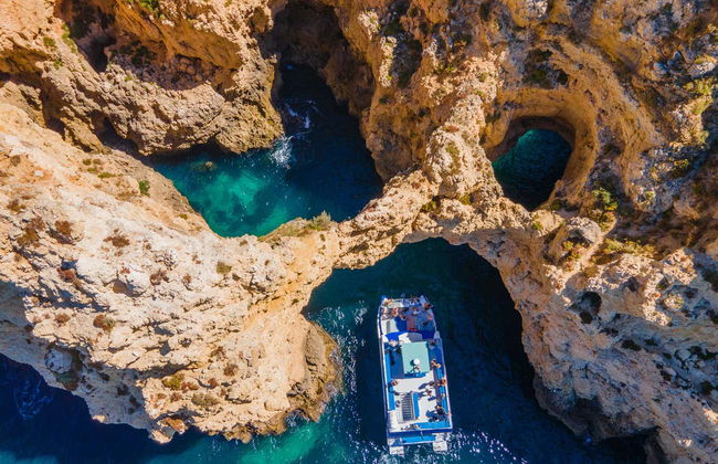 Paseo en barco por la costa de Lagos - Foto 2
