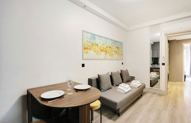 Modern Apartment & Terrace - 2br/6p - Near Nation - Photo 12