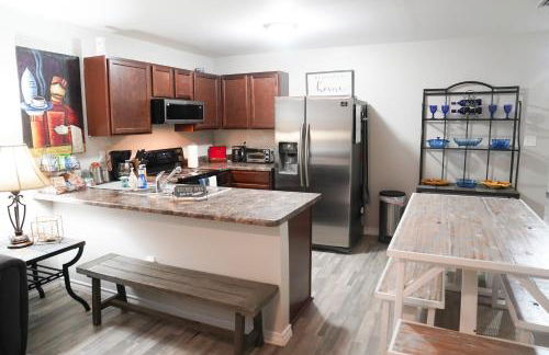 Queens Hidden Gem with Game Room 5 beds sleeps 9 - Foto 4