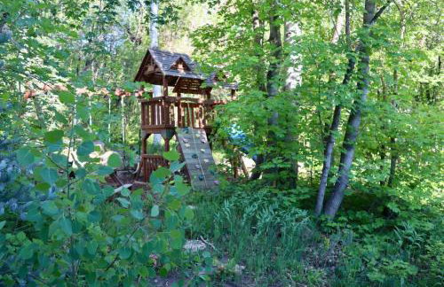 25-Bed, Amenity-Rich Estate in a Private Forest - Foto 66