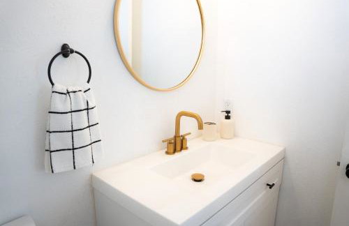 1 Block from Beach - Steps from Restaurants & Shops - Foto 13